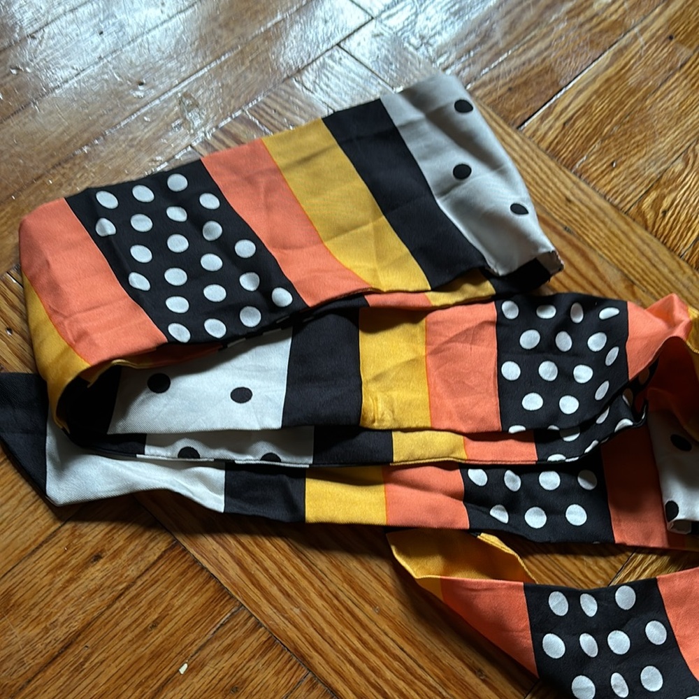 Long thin scarf - Picture 2 of 2